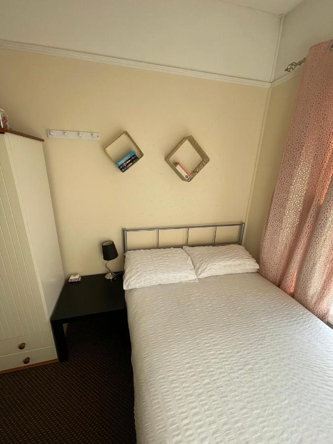 Room In Family Home Near Penny Lane Liverpool Zewnętrze zdjęcie